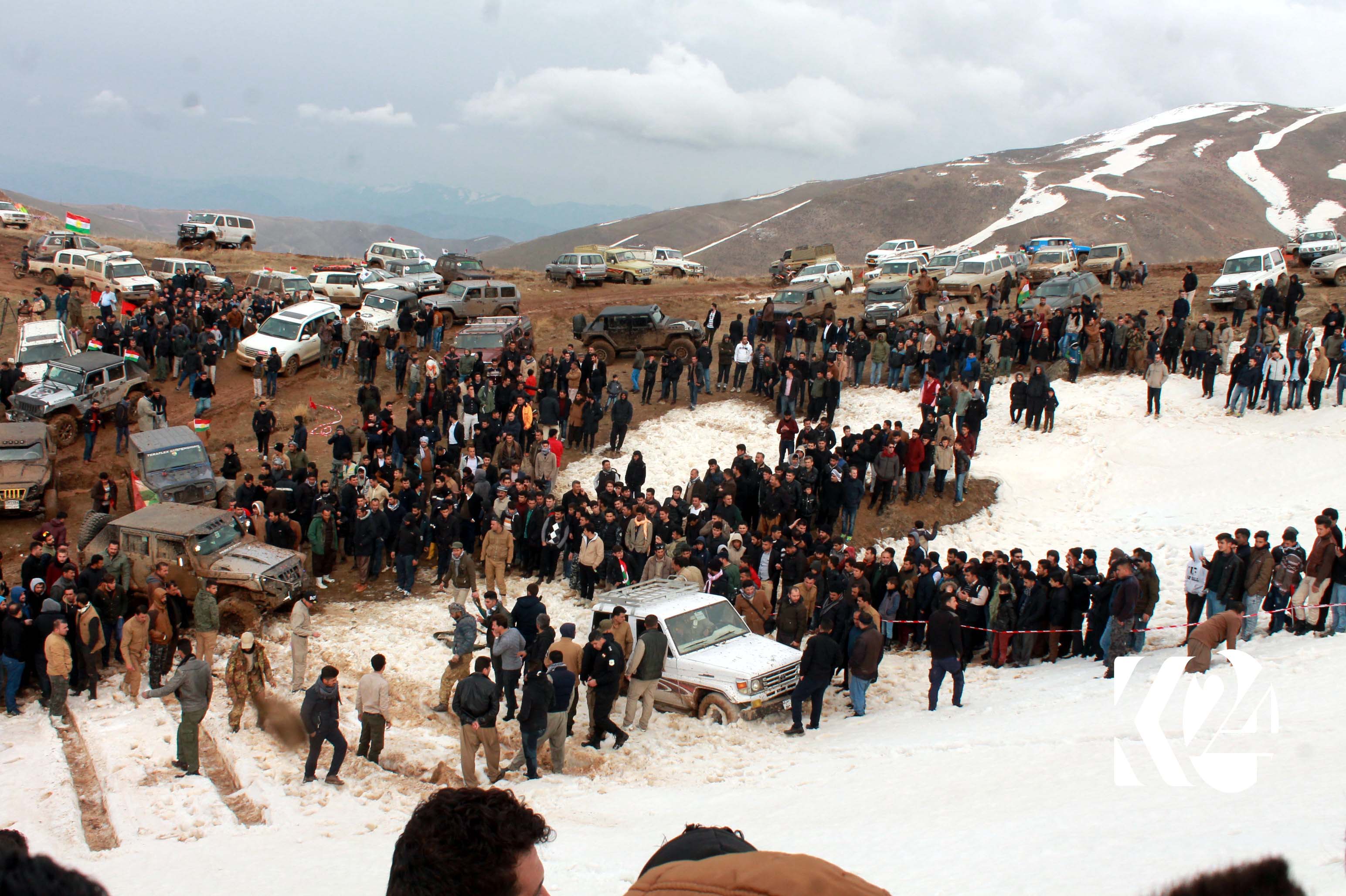 بە وێنە.. فێستیڤاڵی بەفر لە حاجی ئۆمەر
